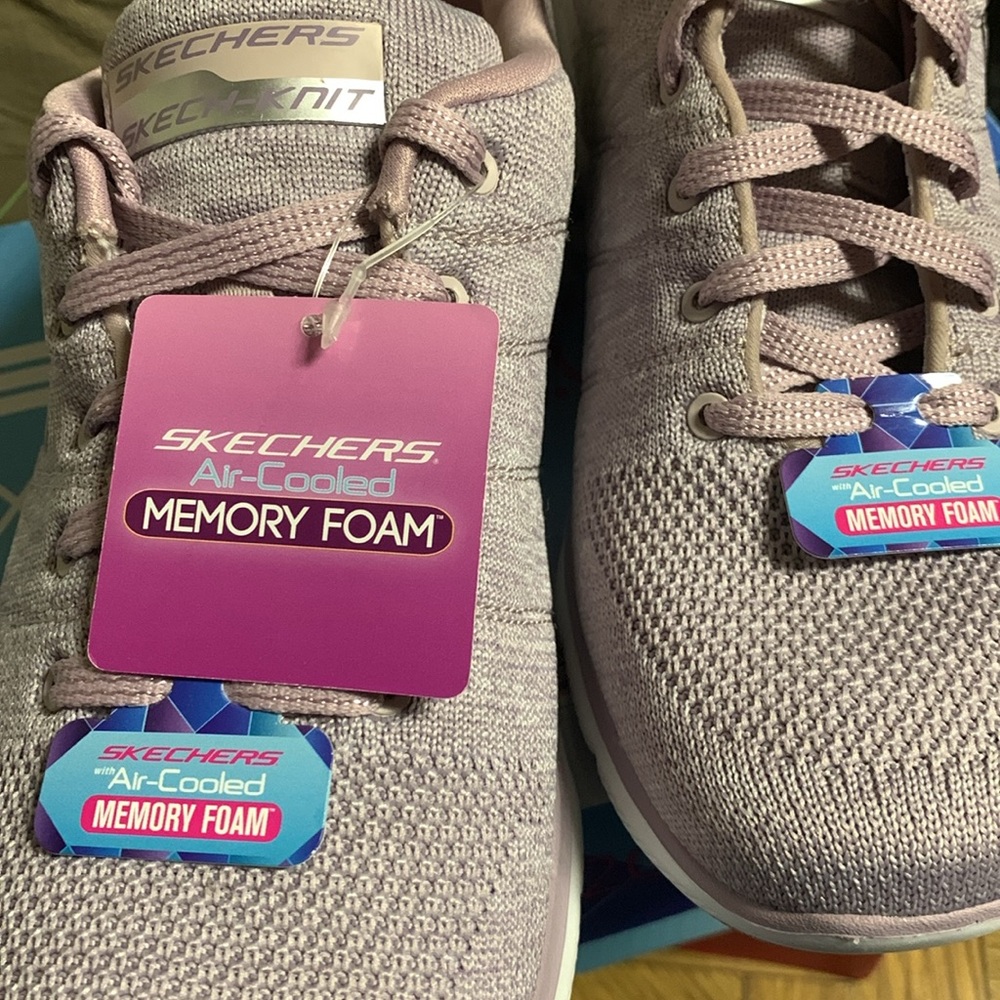 Sketchers sneakers memory foam size 7 color  Lilac - Picture 4 of 4